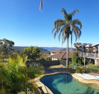 Central Coast Getaway 4B Family Holiday Home - New Castle Tourism