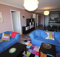 Central Park 14 - Centrally located with views to the mountains - Newcastle Accommodation