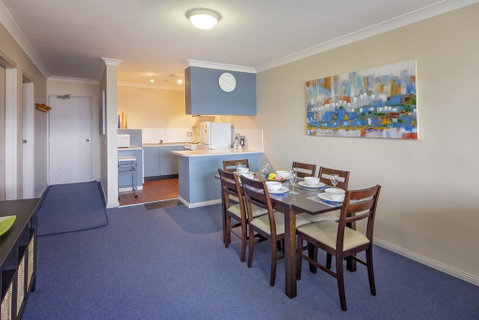 Central Park 7 - The Convenience Of Location & The Warmth Of Comfortable Living - Newcastle Accommodation 0
