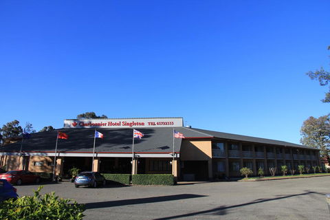 Charbonnier Motor Inn - New Castle Tourism 1