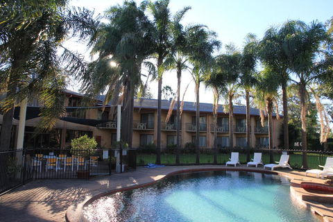Charbonnier Motor Inn - New Castle Tourism 2