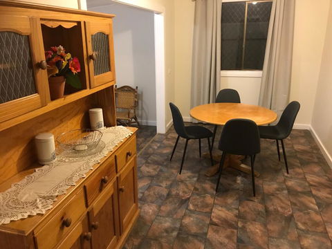 Charles Rasp Motor Inn & Cottages - Newcastle Accommodation 2