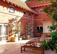 Chateau Cottesloe by the beach - Newcastle Accommodation