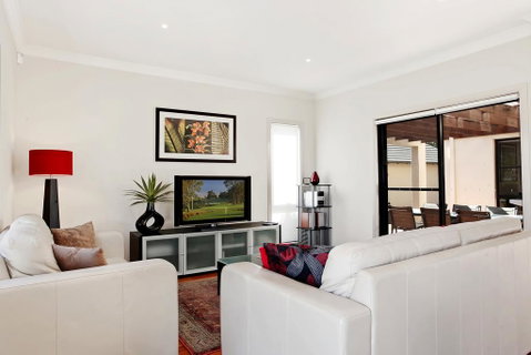 Chateau Shiraz - Newcastle Accommodation 2