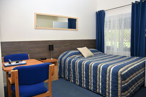 Chinchilla Motel - New Castle Tourism 3
