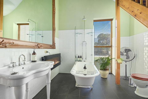 Claremont House - Newcastle Accommodation 3