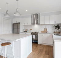 Coastal Luxury Retreat - Newcastle Accommodation