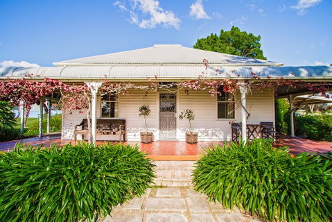 Cockfighters Ghost Vineyard Accommodation - Newcastle Accommodation 0