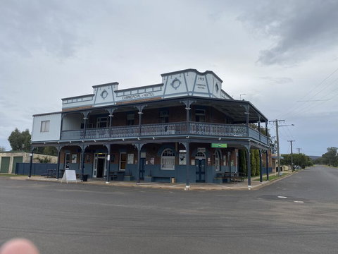 Commercial Hotel Curlewis - Newcastle Accommodation 0