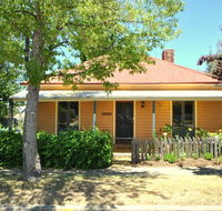Cooma Cottage - Newcastle Accommodation