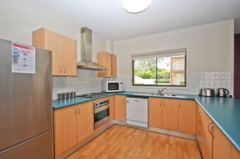 Cosmopolitan Apartments - Newcastle Accommodation 3