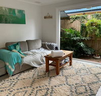 Cosy Backyard Apartment Close To Miami Beach - Newcastle Accommodation
