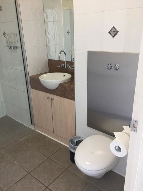 Country Roads Motor Inn Dysart - Newcastle Accommodation 2