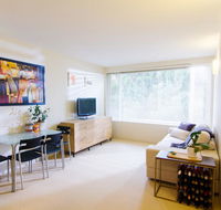 Cozy One Bedroom Apartment in Waverton - Newcastle Accommodation