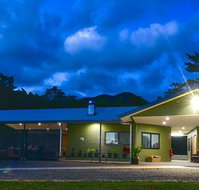 Daintree Peaks ECO Stays - Newcastle Accommodation