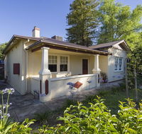 Darling House Castlemaine - New Castle Tourism