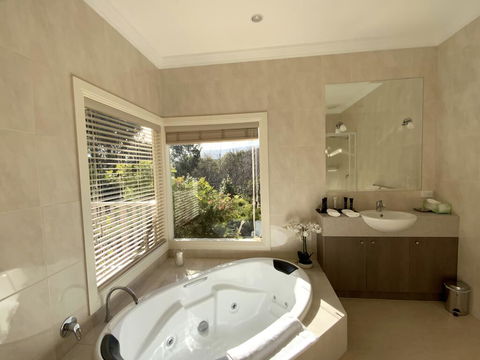 Delderfield Cottages - New Castle Tourism 1