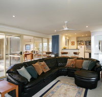 Dolphin 3 Bedroom House by Shoalwater Executive Homes - Newcastle Accommodation