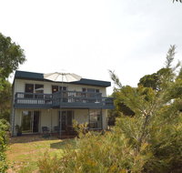 Dolphin Dreaming - 16 Dolphin Avenue - Newcastle Accommodation