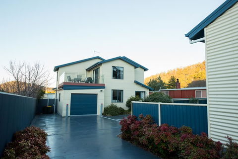 Douglas Street - Newcastle Accommodation 0