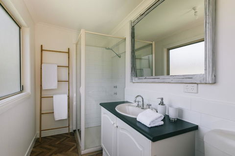 DOVESTONES BY THE SEA - INVERLOCH - Newcastle Accommodation 3