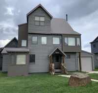 Dragonfly Chalet - Newcastle Accommodation