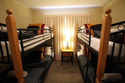 Dromaius 5 - Great Views Of The Snowy Mountains - Newcastle Accommodation 2
