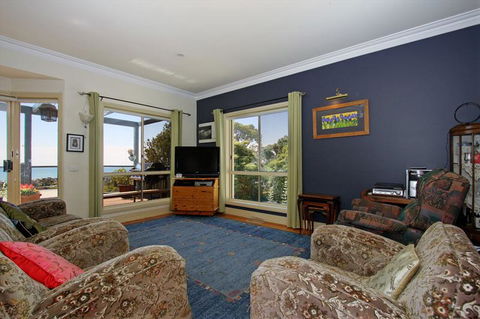 Dromana Dreaming - Newcastle Accommodation 2