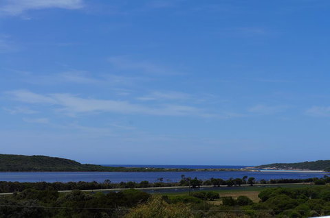 Eagles Nest Ocean Lookout - Newcastle Accommodation 0