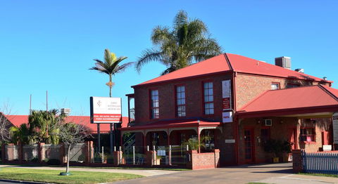 Early Australian Motor Inn - New Castle Tourism 1