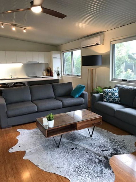 Easy Breezy Beach Shack - Newcastle Accommodation 3
