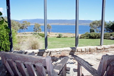 Edzell - Stunning Waterfront Home - Newcastle Accommodation 0