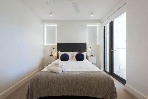 EIGHT TWO NINE TWO IV: BONDI BEACH - Newcastle Accommodation 2