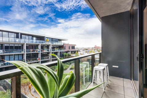 Elegant 1 Bed 1 Bath & Free Parking - Newcastle Accommodation 2