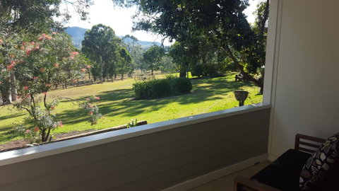Elfin Hill Vineyard Accommodation - Newcastle Accommodation 3