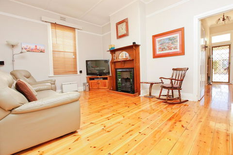 Emaroo Cottages Broken Hill - Newcastle Accommodation 3