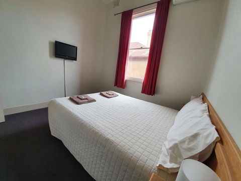 Empire Hotel Goulburn - New Castle Tourism 1
