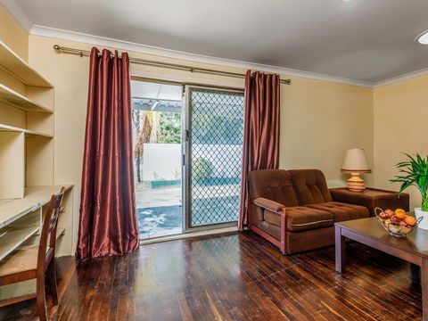 Exclusive Handy Holiday House - New Castle Tourism 1