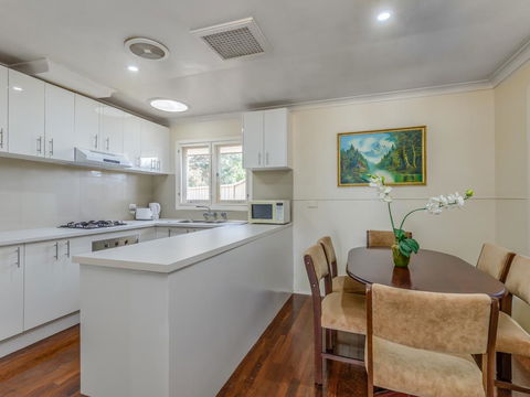 Exclusive Handy Holiday House - New Castle Tourism 3