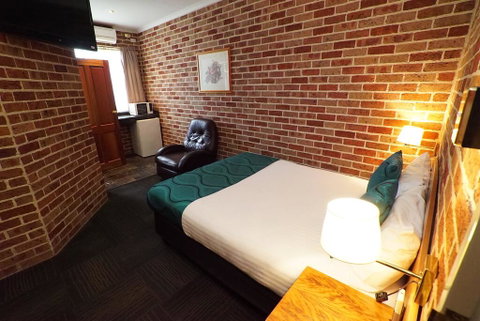 Exies Bagtown - Newcastle Accommodation 3