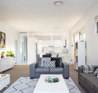 Family Size Apartment Close to Westmead Hospital - Newcastle Accommodation