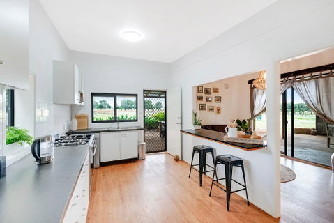 Farm & Co-sy - Newcastle Accommodation 2