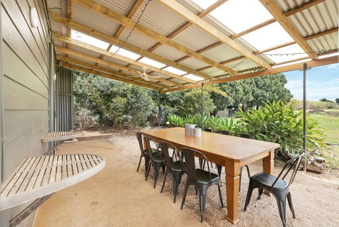 Farm & Co-sy - Newcastle Accommodation 3