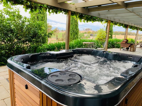 Farmer Smith Estate - Sunrise Retreat - New Castle Tourism 1