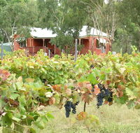 Fergies Hill Spa Cottage  Granite Ridge Wines - Newcastle Accommodation