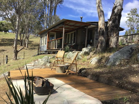 Fig Tree Cabin - New Castle Tourism 0