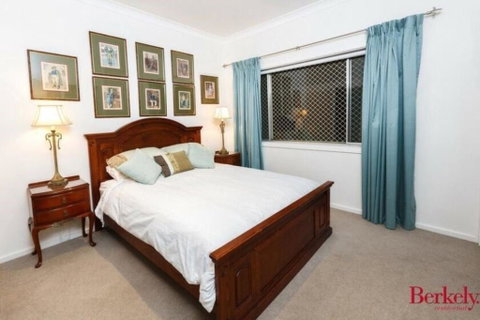 Flat In Heart Of Griffith - Newcastle Accommodation 3