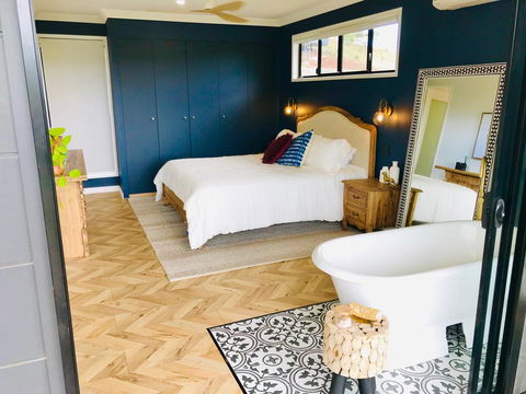 Fletchers Ridge Brand New Luxury Guest House - Newcastle Accommodation 1