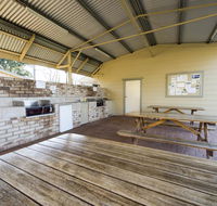 Fossickers Tourist Park - Newcastle Accommodation