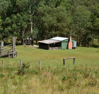 Four Bull Hut - Newcastle Accommodation